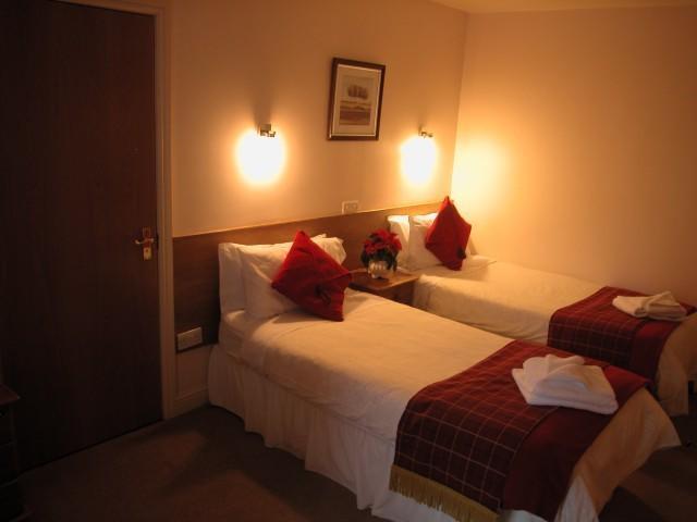Glenlossie Guest House Dumfries Habitación foto