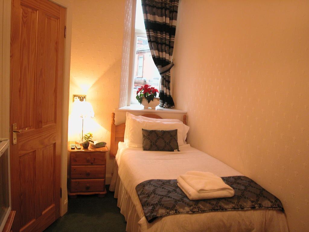 Glenlossie Guest House Dumfries Habitación foto